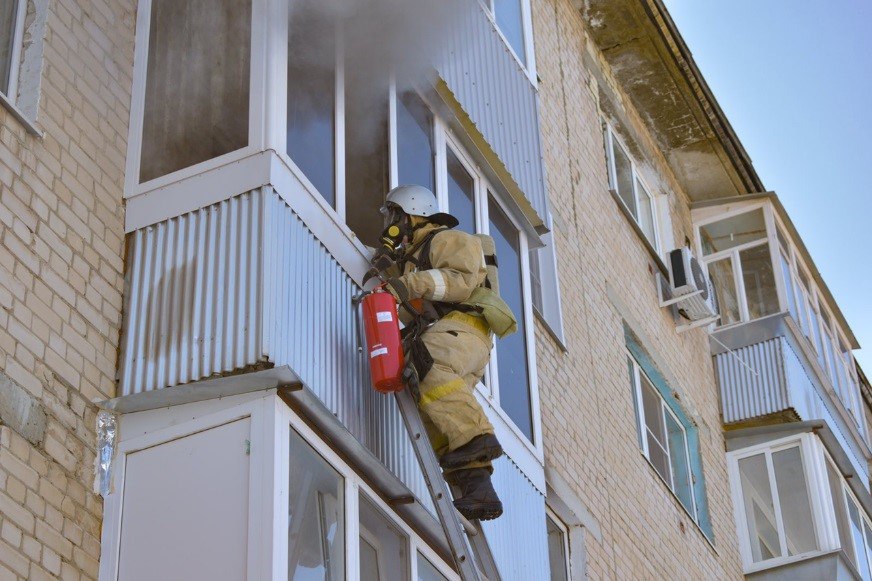 Правила пожарной безопасности на балконах и лоджиях.