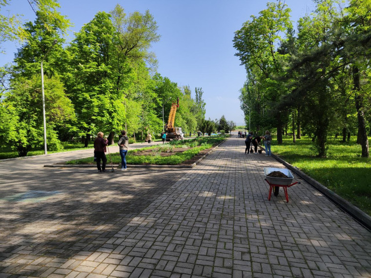 Всероссийский субботник в парке.
